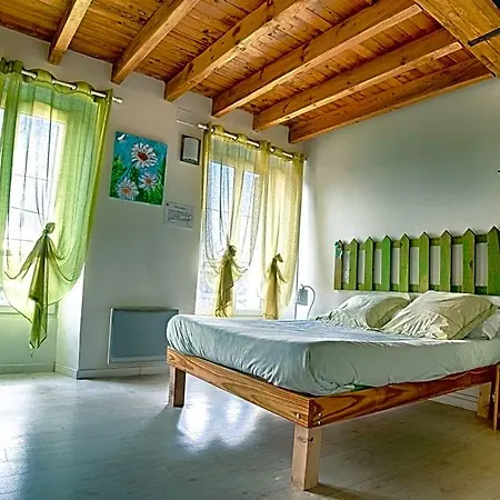 Bed & Breakfast Les Cremades 3*